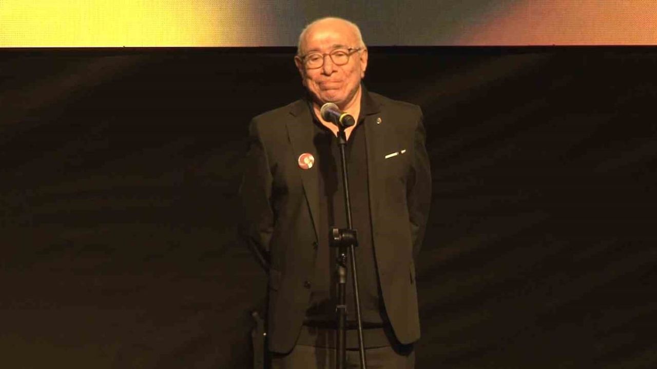 altın koza töreninde salonda tartışma: ilyas salman'ın sözleri tepkilere yol açtı