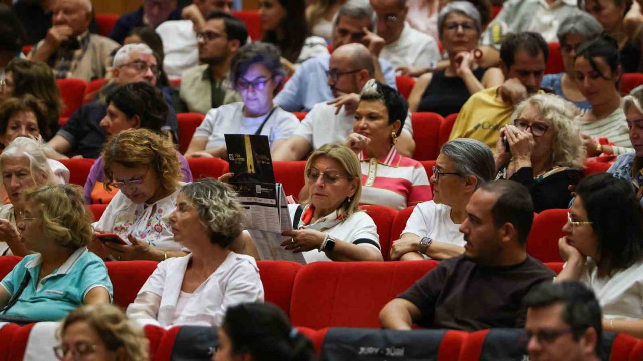 Altın Portakal'da bir Türk meselesi: göç, kimlik ve Fransız etkisi