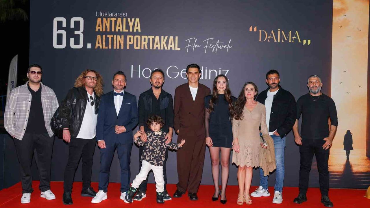 Altın Portakal salonlarında iki farklı insan hikâyesi sahne aldı