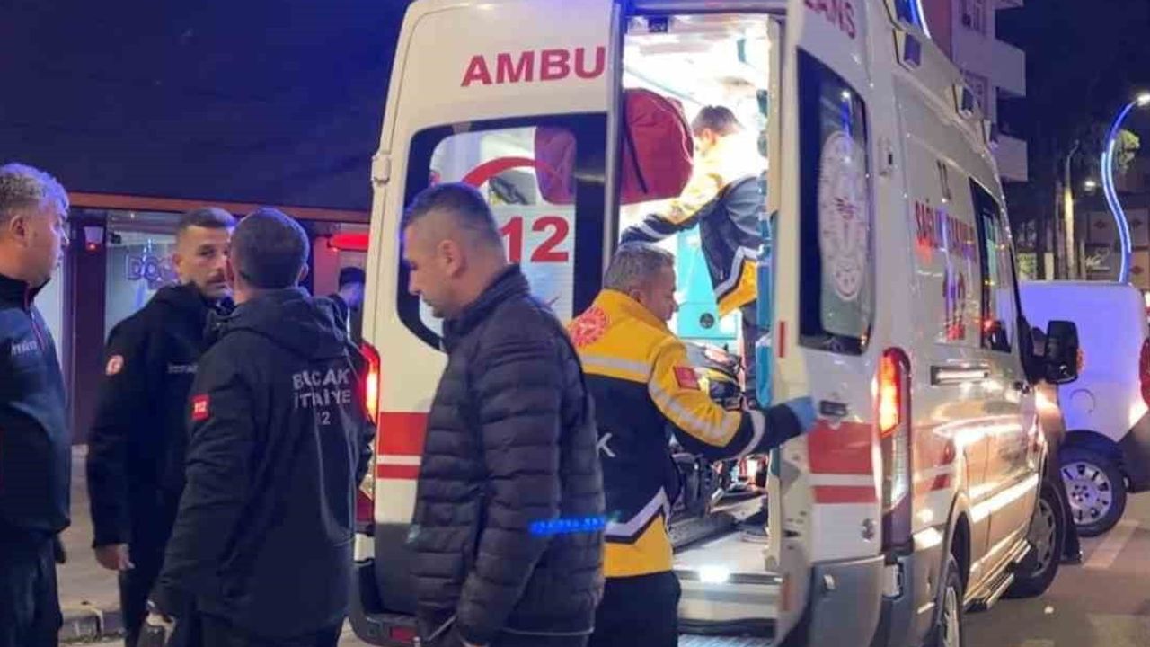 Altıncı kat terasında düşen 19 yaşındaki genç yaşamını yitirdi