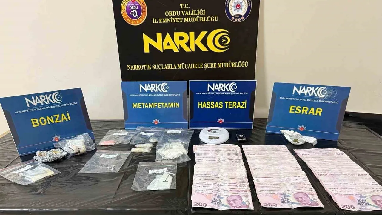 Altınordu'da narkotik baskınları: üç tutuklama, bir şüpheli serbest