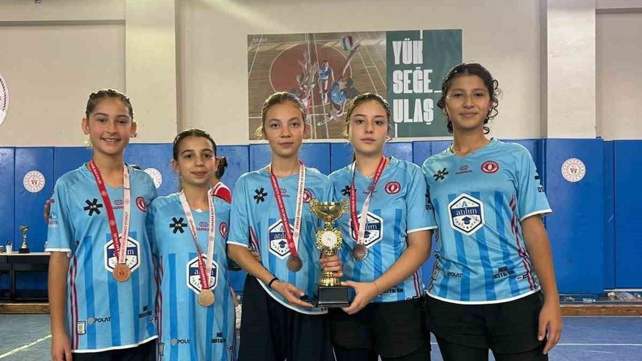 Altyapıdan yükselen yetenekler Muğla u14 hokey liginde sınav veriyor
