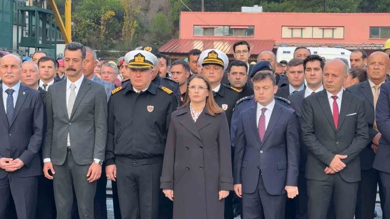 Amasra'da 43 madencinin anısı kuyu başında yaşatıldı