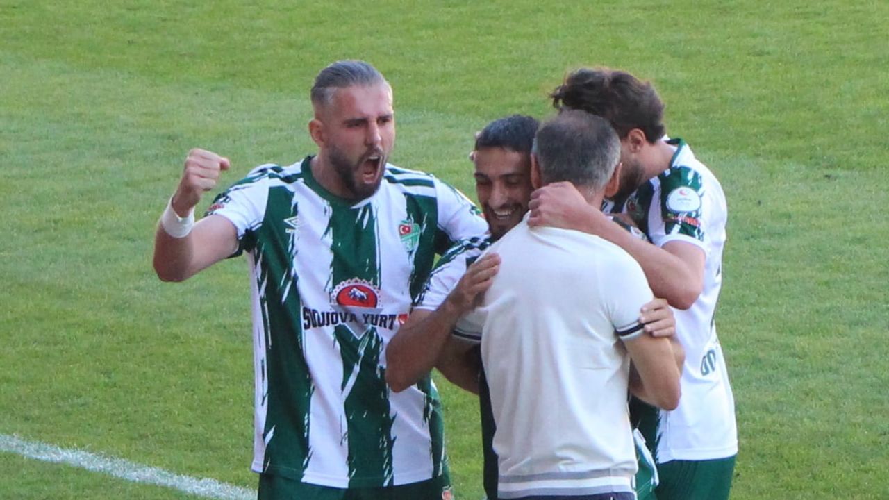 Amasyaspor ikinci yarıda öne geçti: Silivrispor 2-1 mağlup