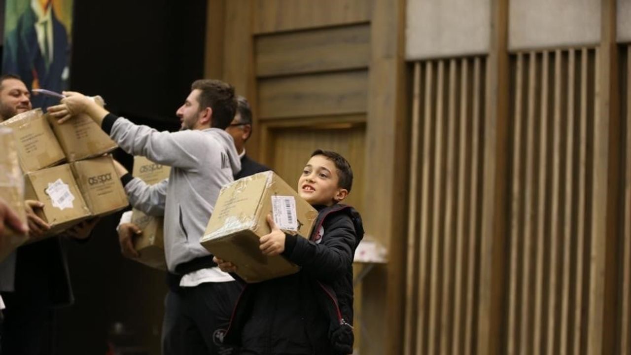 Amatör spor kulüplerine malzeme desteğiyle gençlere yatırım