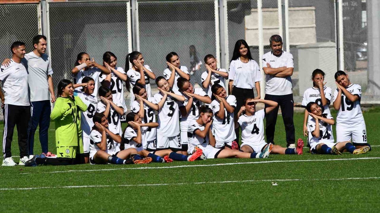 Anadolu yıldızları ikinci yarıda toparlanıp Kayseri Gençlerbirliği'ni 3-1 yendi