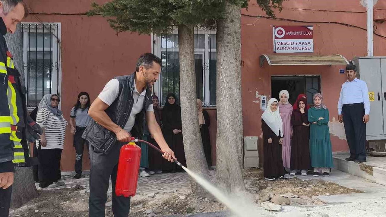 Anamur'da Mescid-i Aksa kız kur'an kursunda pratik yangın eğitimiyle bilinç artırıldı