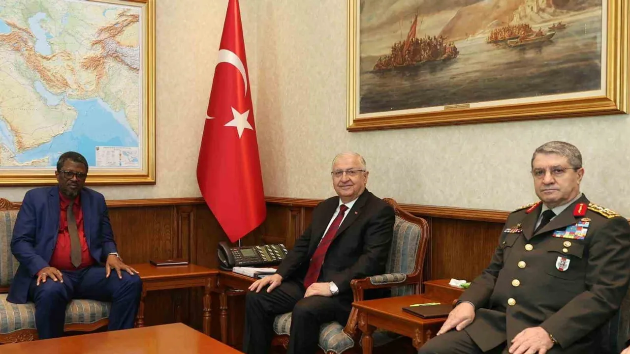 Ankara'da dostluk sinyali: Gambiya bakanı Joof resmî törenle karşılandı