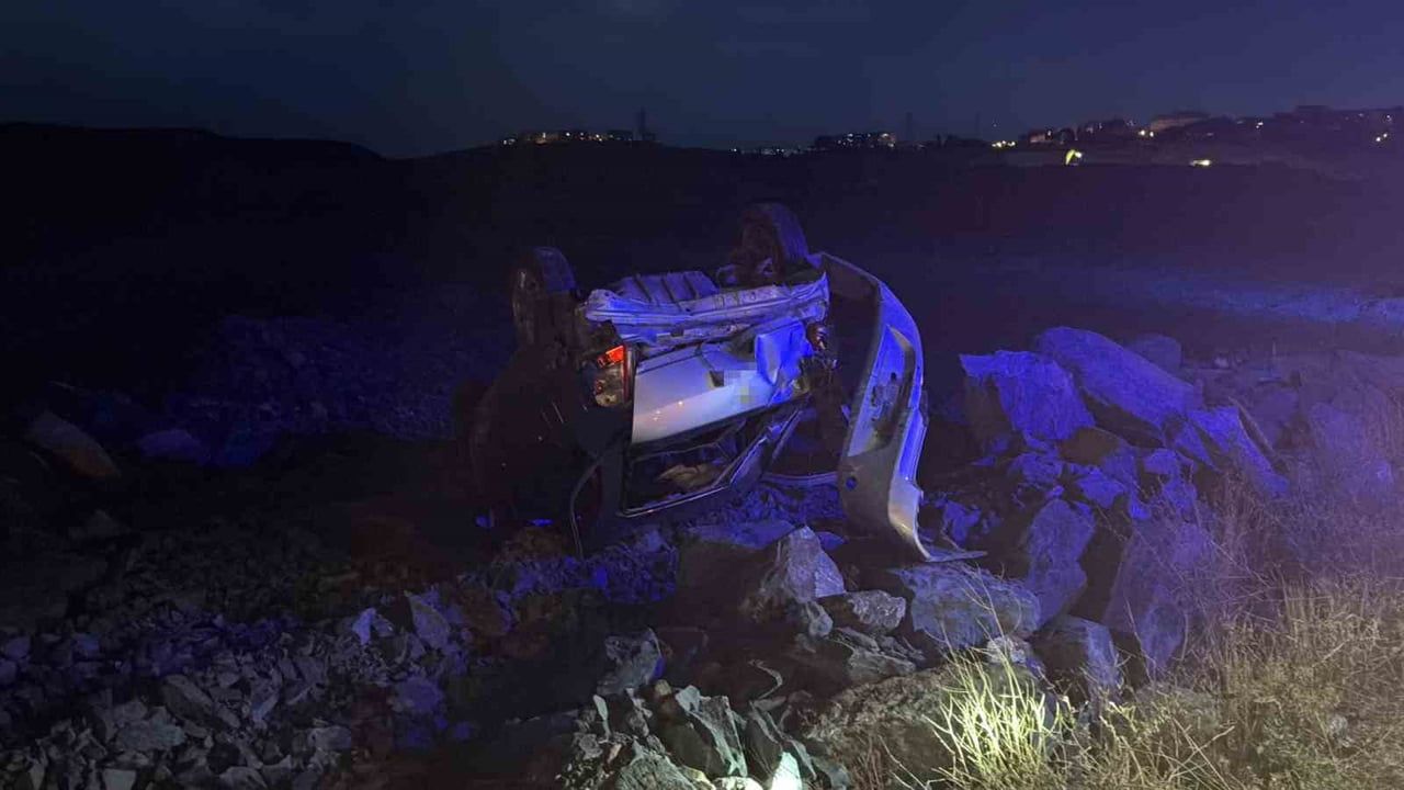 Ankara'da kontrolden çıkan otomobil takla attı; sürücü burnu kanamadan kurtuldu