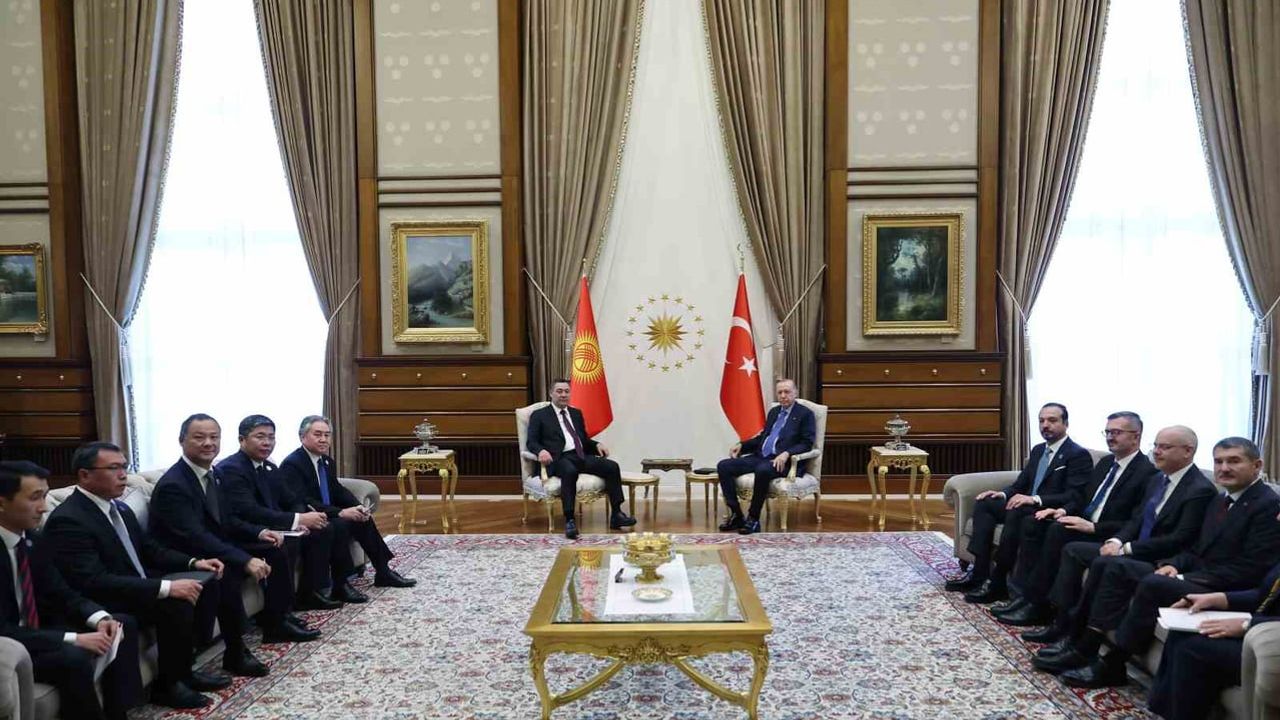 Ankara'da stratejik buluşma: Erdoğan ve Caparov ikili iş birliğini güçlendirmeyi görüştü