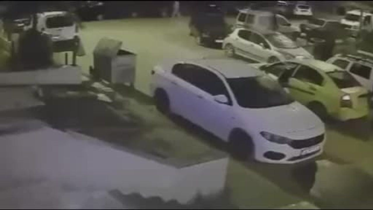 Ankara Demetevler'de taksi tarafından bırakılan yolcuya arkadan ateş açıldı