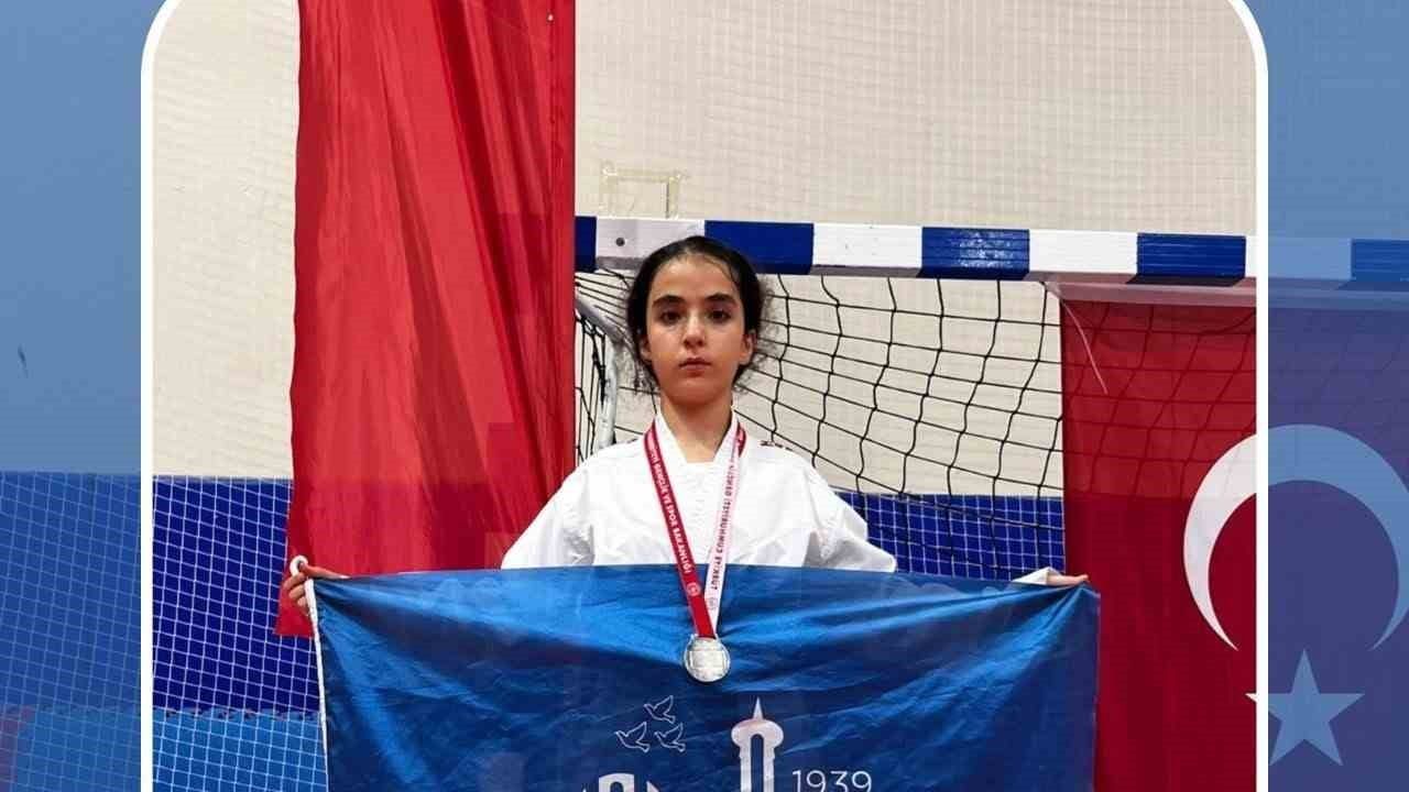 Antakya Belediyesi karate takımı kürsüye 20 madalyayla çıktı