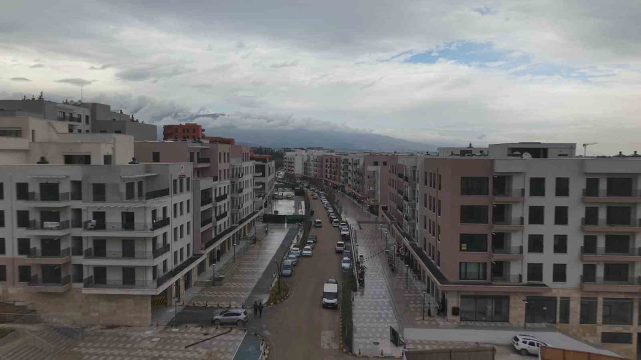 Antakya'nın kalbi Atatürk Caddesi'nde hayat yeniden atıyor