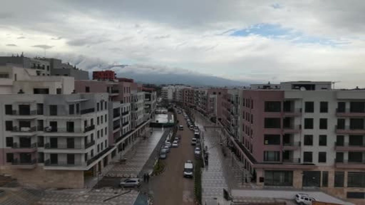 Antakya'nın kalbi canlandı: Atatürk Caddesi'nde yaşam yeniden başladı