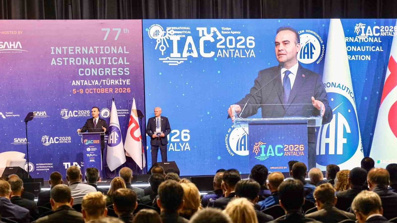 Antalya'da dünya uzay topluluğu buluşması: TÜBİTAK sergisi ve halk günü