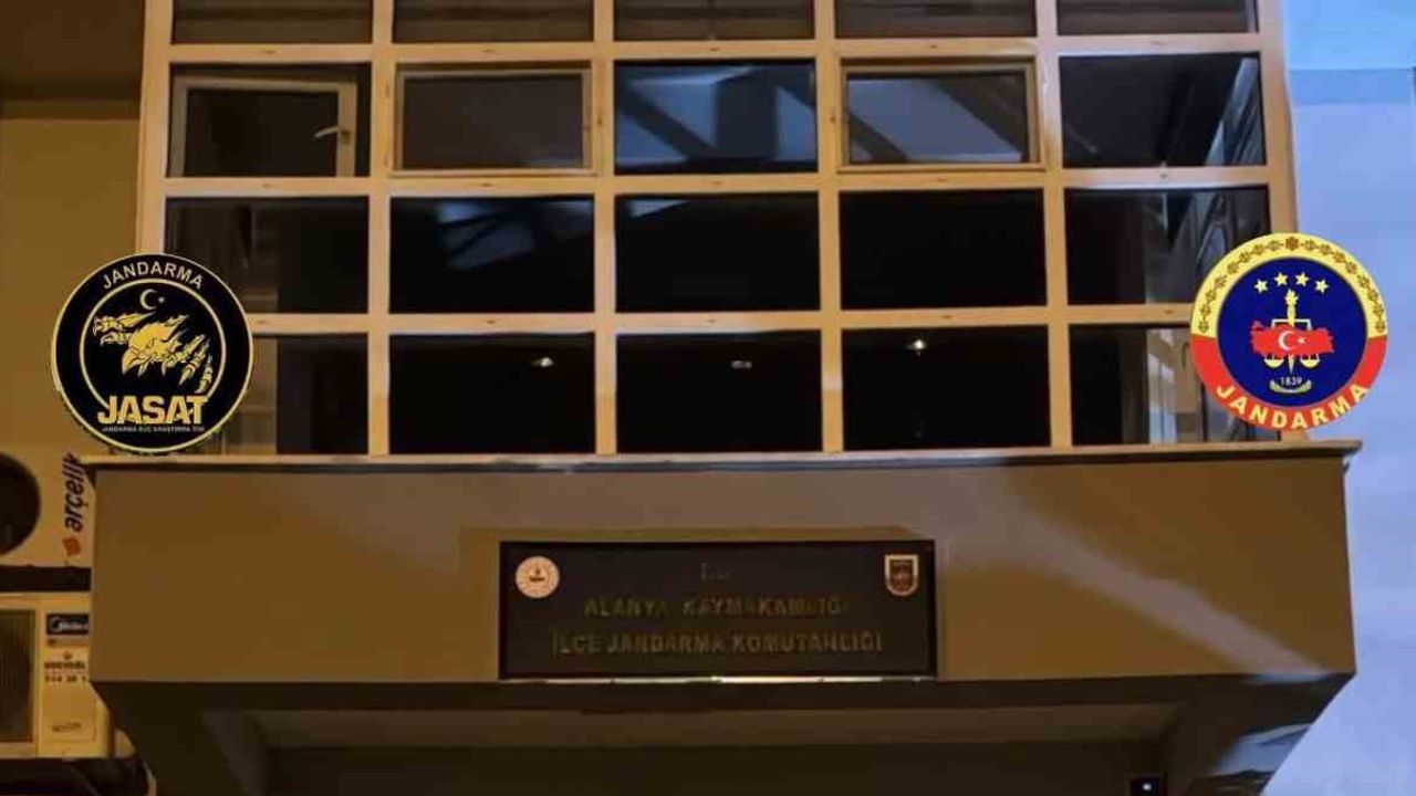 Antalya'da jandarma haftada 594 arananı yakaladı, 3 hükümlü tutuklandı