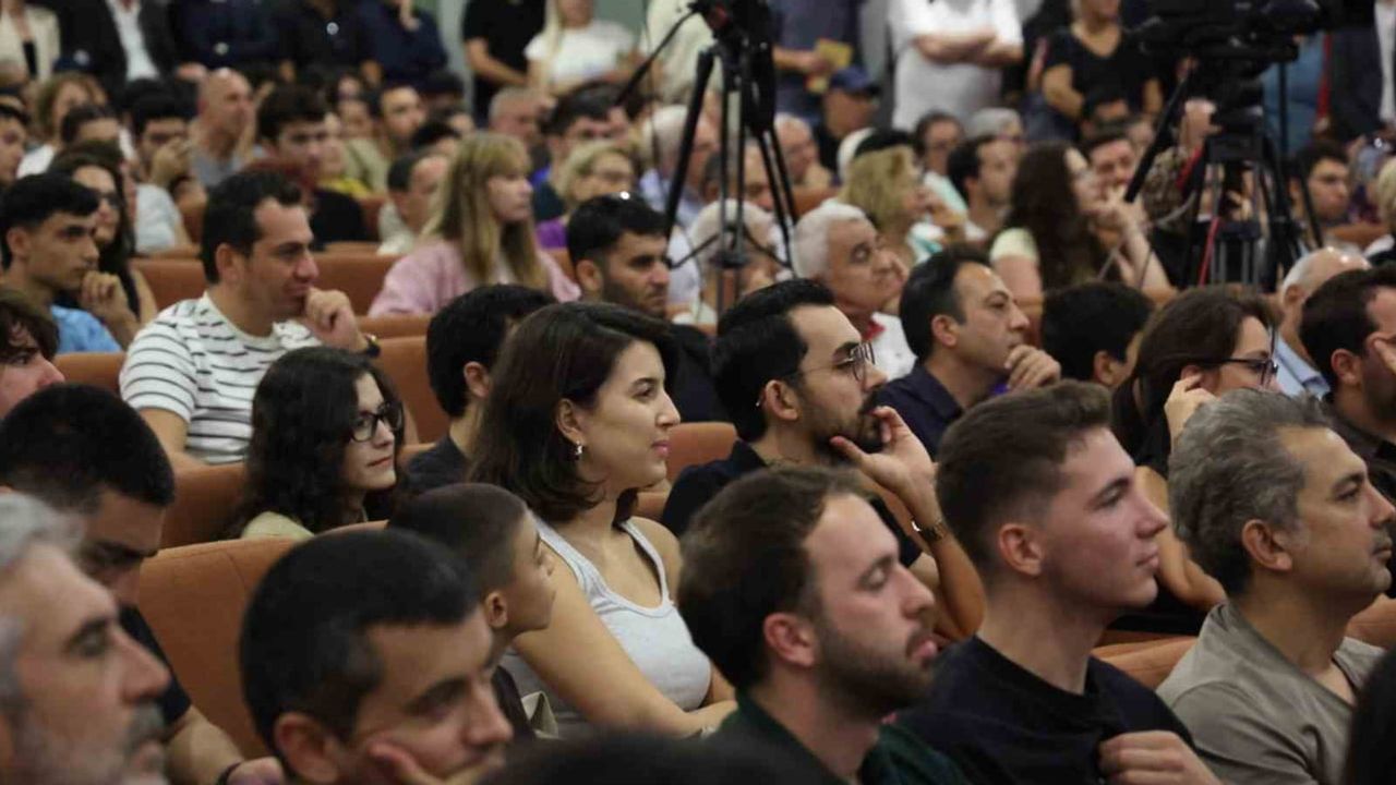 Antalya'da kitap şöleni: 16. kitap fuarında 67 yazar okurlarla buluştu