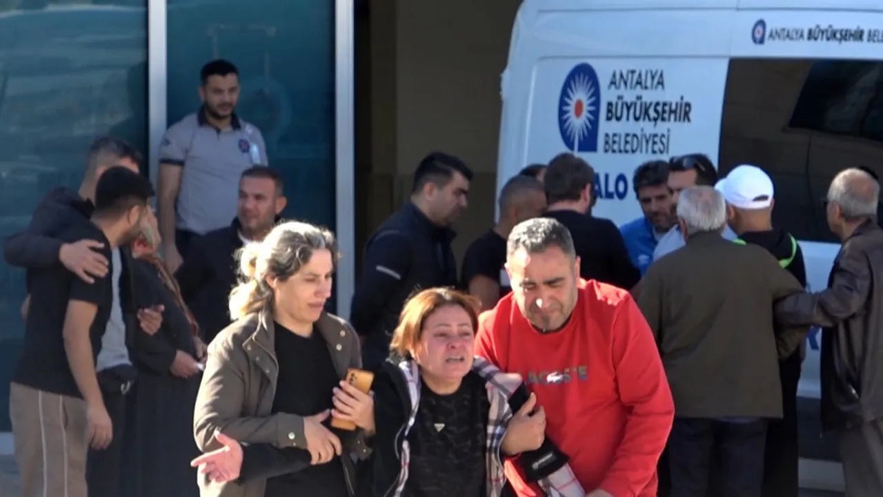 Antalya'da masterlar turnuvasına katılmak için gelen eski futbolcu otel bahçesinde hayatını kaybetti