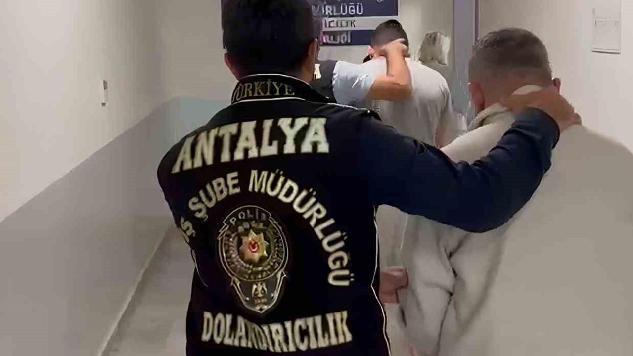 Antalya'da sahte makam vaadiyle milyonluk vurgun yapan şüpheliler tutuklandı