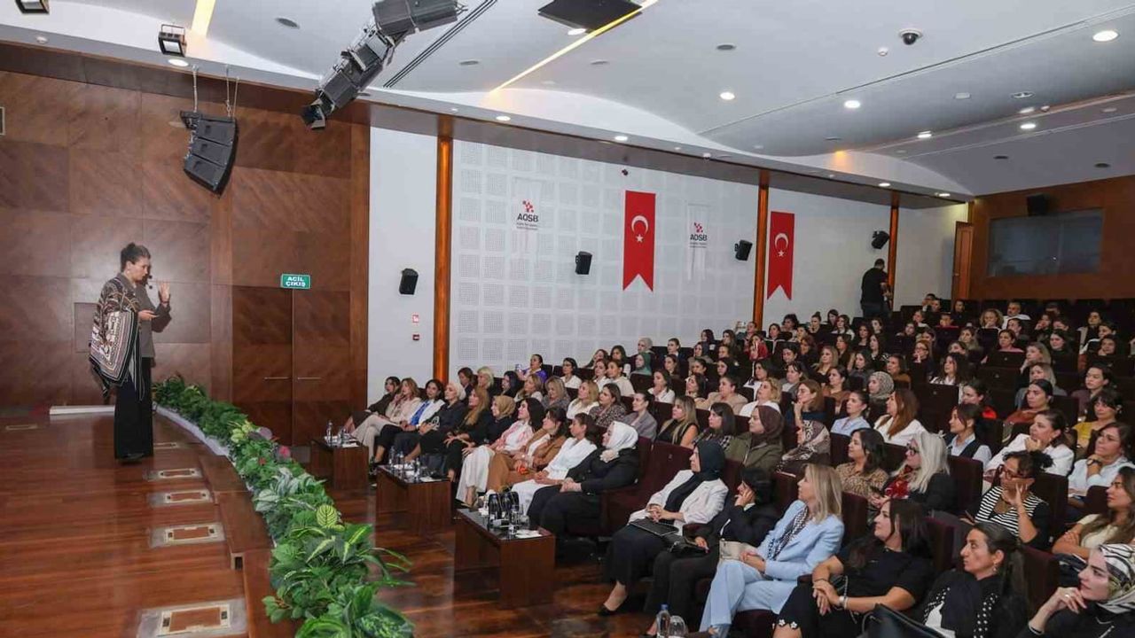 AOSB'de kadın liderliğinde paylaşım ve kişisel marka bilinci öne çıktı
