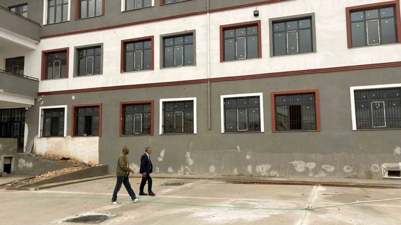 Araban'da 32 derslikli okul tamamlanmaya hazırlanıyor