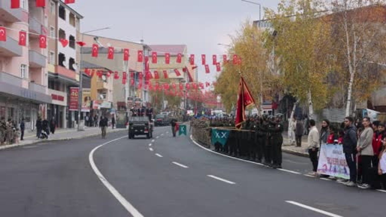 Ardahan'da cumhuriyet bayramı törenle kutlandı