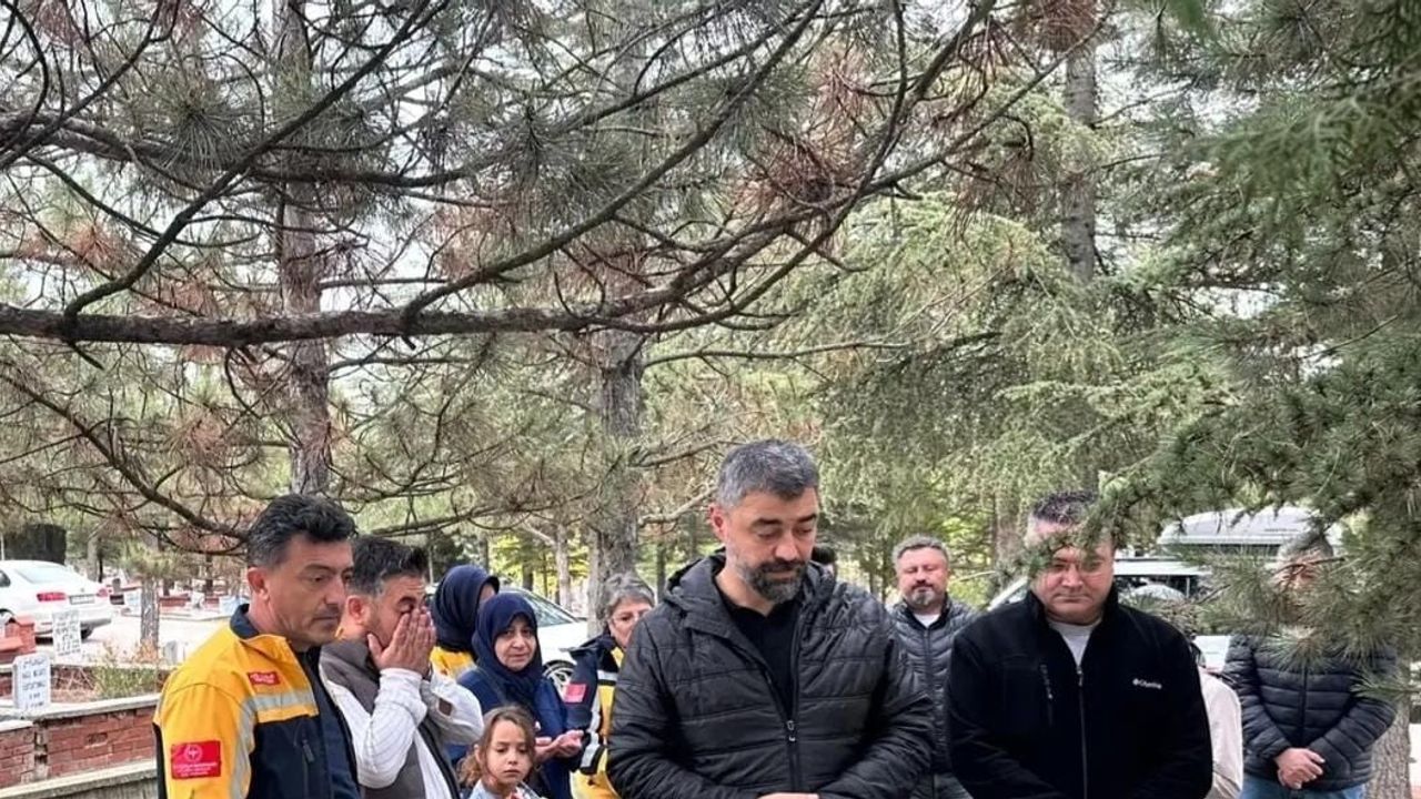 Arkadaşlarının dualarıyla anıldı: şehit ambulans şoförü Halis Alan