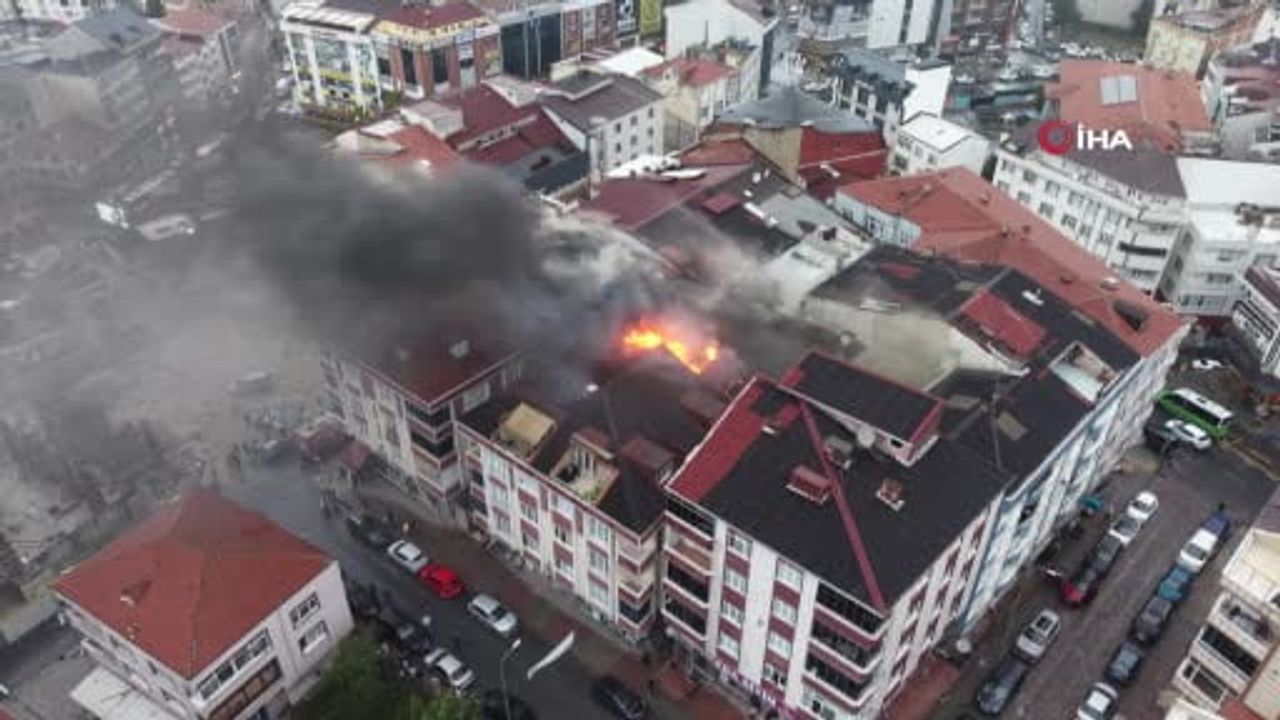 Arnavutköy'de beş katlı binada alev alarmı: mahsur kalanlar için çalışma sürüyor