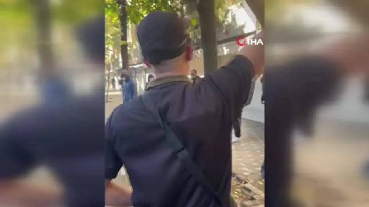 Arnavutluk'ta Eğitim Bakanlığı önünde alevlenen çatışma başkente yayıldı