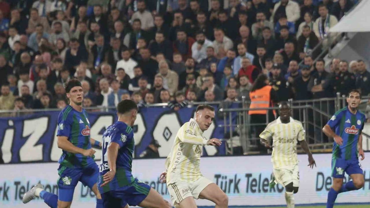 Asensio'nun golüyle Fenerbahçe Rize'de ilk yarıyı önde tamamladı