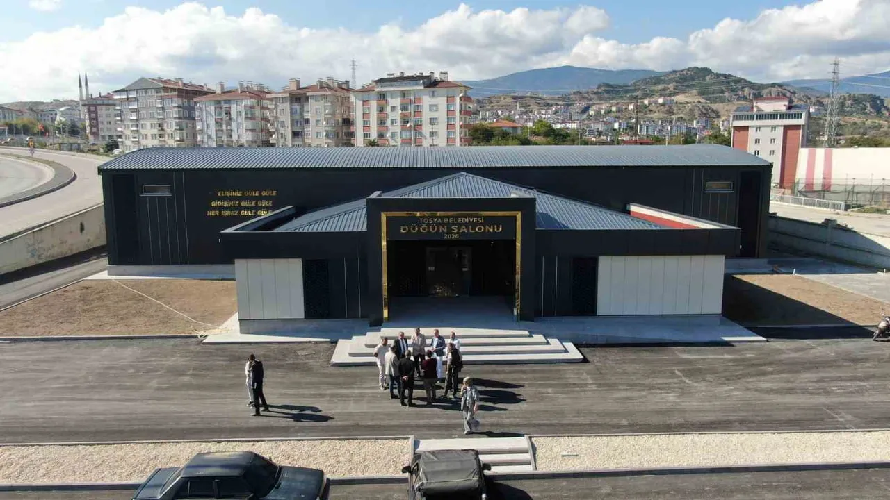 Asgari ücretle evlenme imkanı sunan salon Tosya’ya kazandırıldı