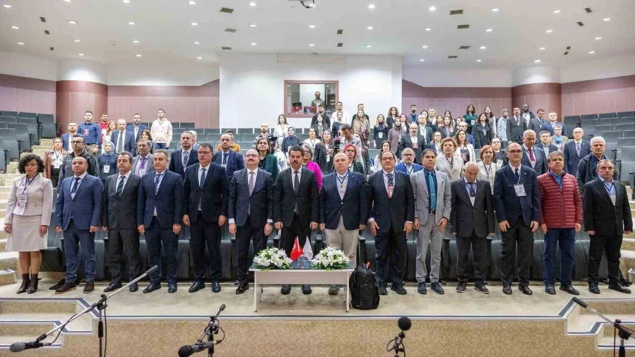 aşıda yerlileşme vurgusu: kongrede pandemi deneyimleri ve iş birliği çağrısı