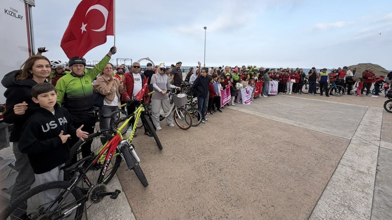 Atakum sahilinde 103. yıl coşkusu: pedal sesleriyle Cumhuriyete selam