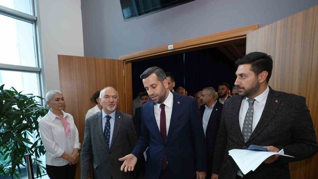 Ataşehir meclisinden 12 milyar TL'lik bütçe kararı ve partizanlığa karşı duruş
