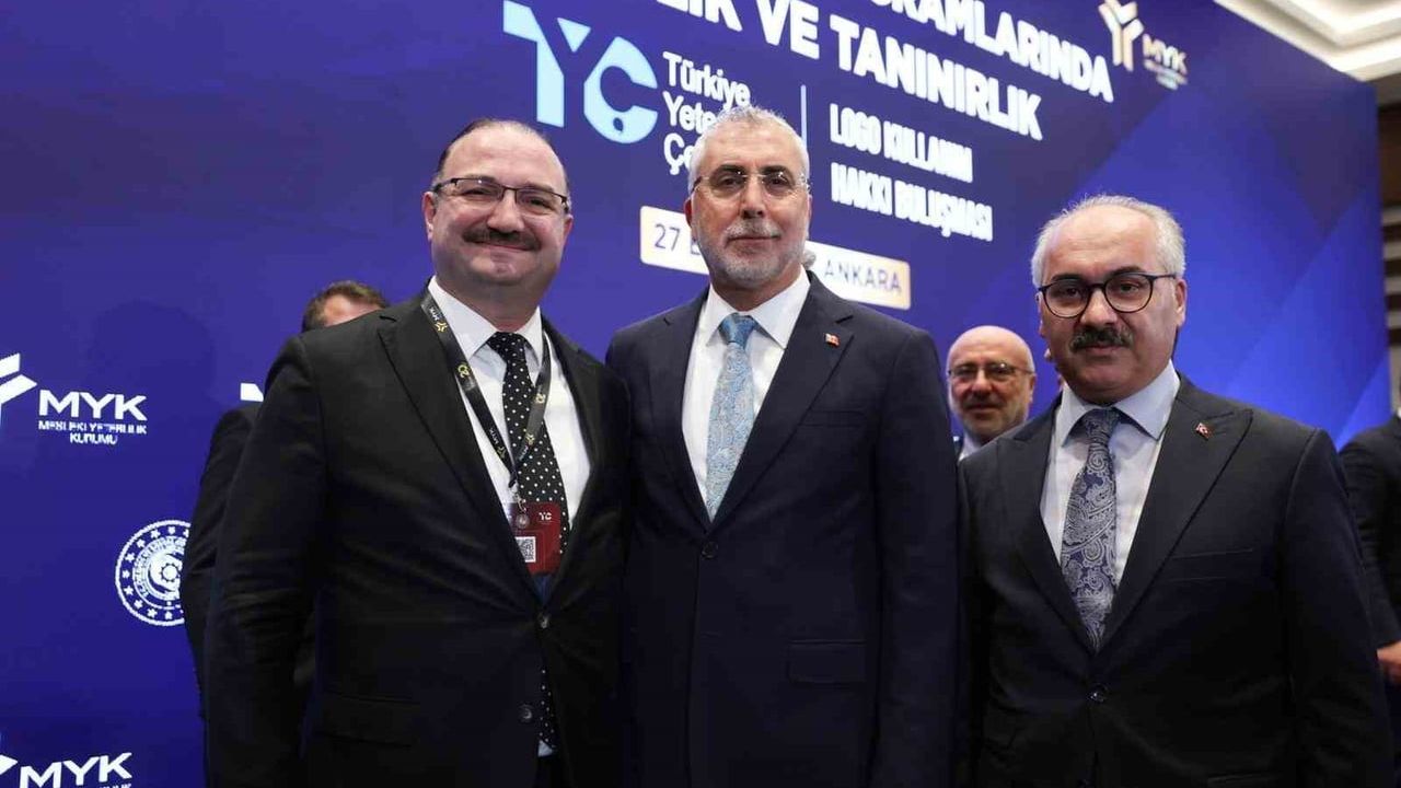 Atatürk Üniversitesi'ne tyç logo kullanımıyla kalite plaketi verildi