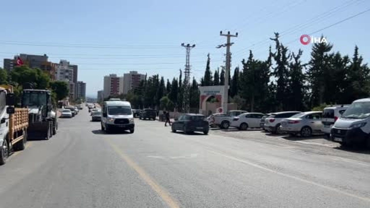 Atilla Taş acı vedada kızının tabutuna sarıldı