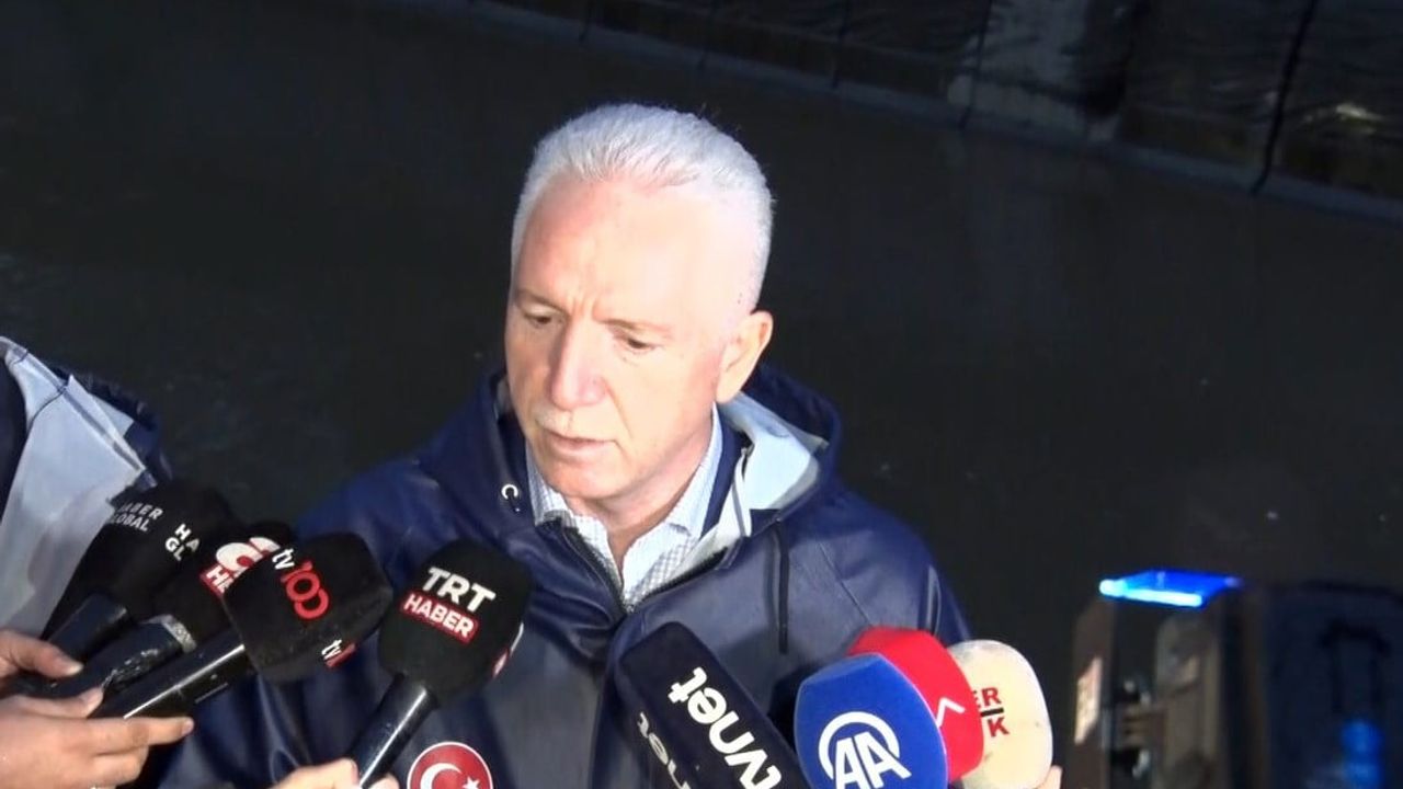 Ayazağa'da sel sonrası yıkım, yardım ve dönüşüm adımları hızlandı