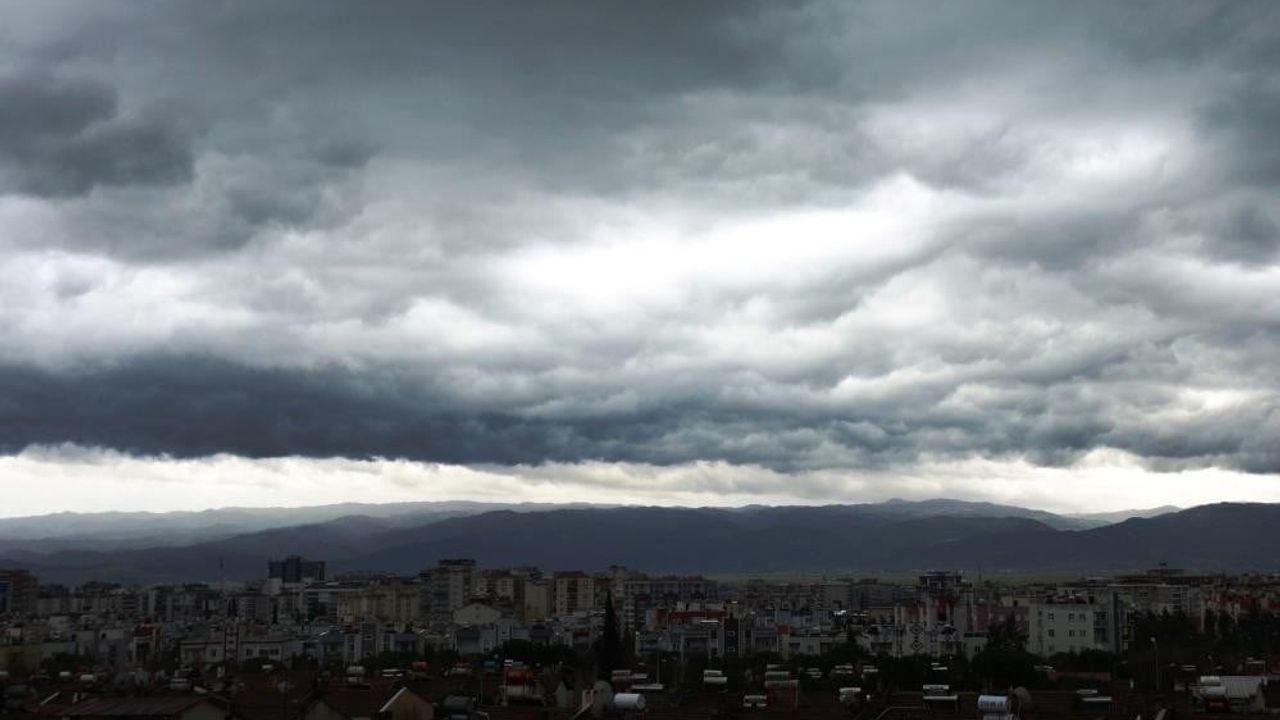 Aydın'da hafta başında kuvvetli sağanak bekleniyor: kıyılarda hortum ve dolu riski