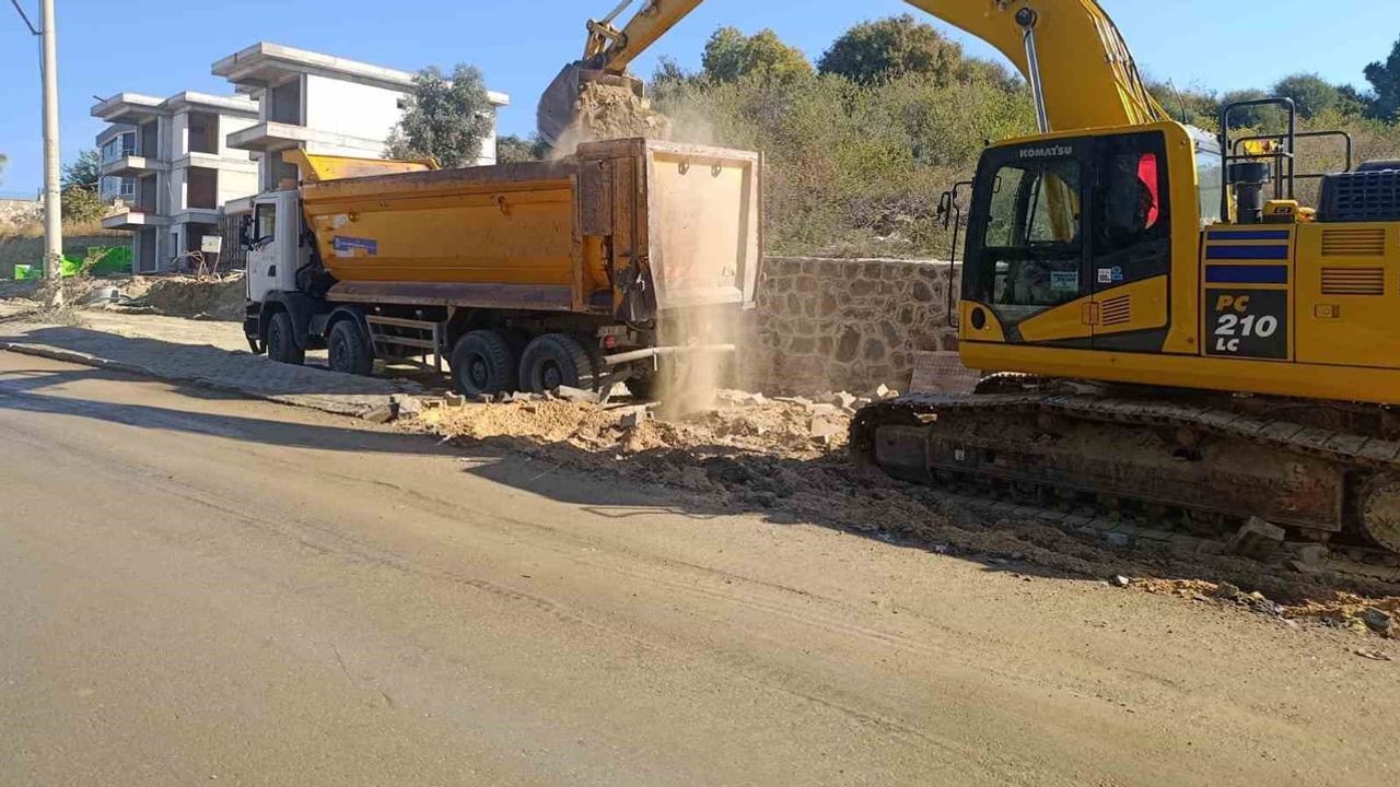 Aydın'da ulaşım yatırımları hız kesmeden tüm ilçelerde eş zamanlı sürüyor