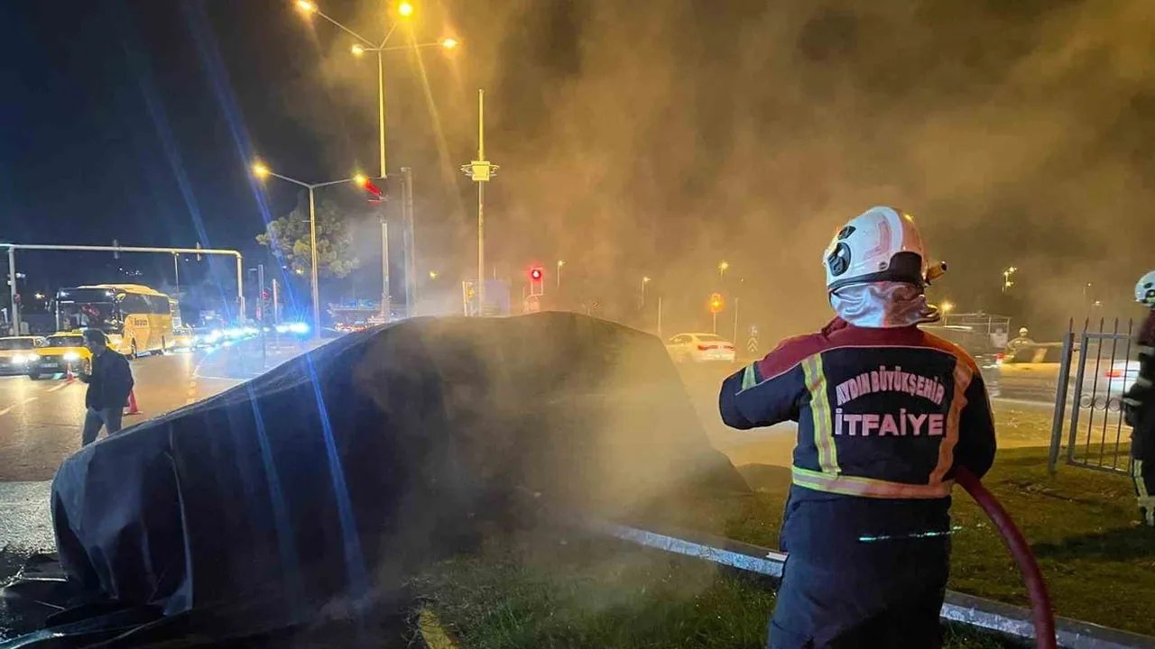 Aydın itfaiyesi Tesla yangınını özel battaniye ve termal ölçümle üç saatte kontrol altına aldı