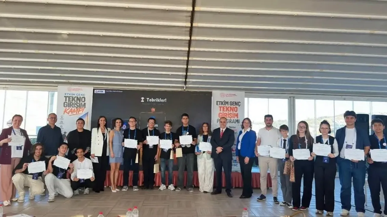 Aydınlı öğrenciler fikirleriyle İzmir teknoloji kampında birinciliğe imza attı