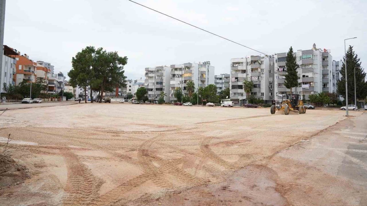 Aydoğmuş'ta caddeyi rahatlatacak yeni pazar alanı hayata geçiriliyor