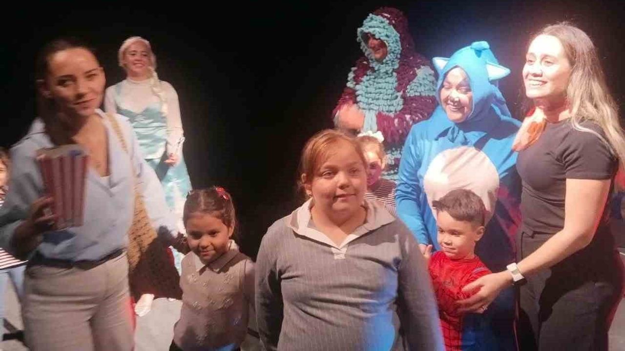 Ayvalık’ta hayal dünyası sahne aldı: rüya takımı miniklerle buluştu