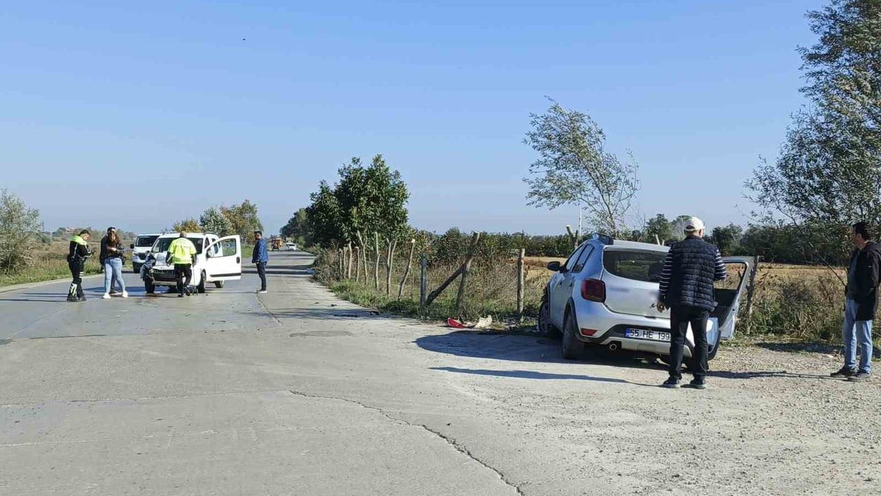 Bafra'da organize sanayi yolu'nda çarpışma: 3 kişi yaralandı