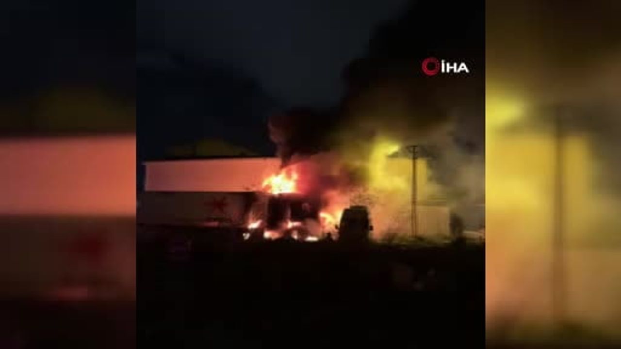 Bafra'da sanayi sitesinde park halindeki tır yangında ağır hasar gördü