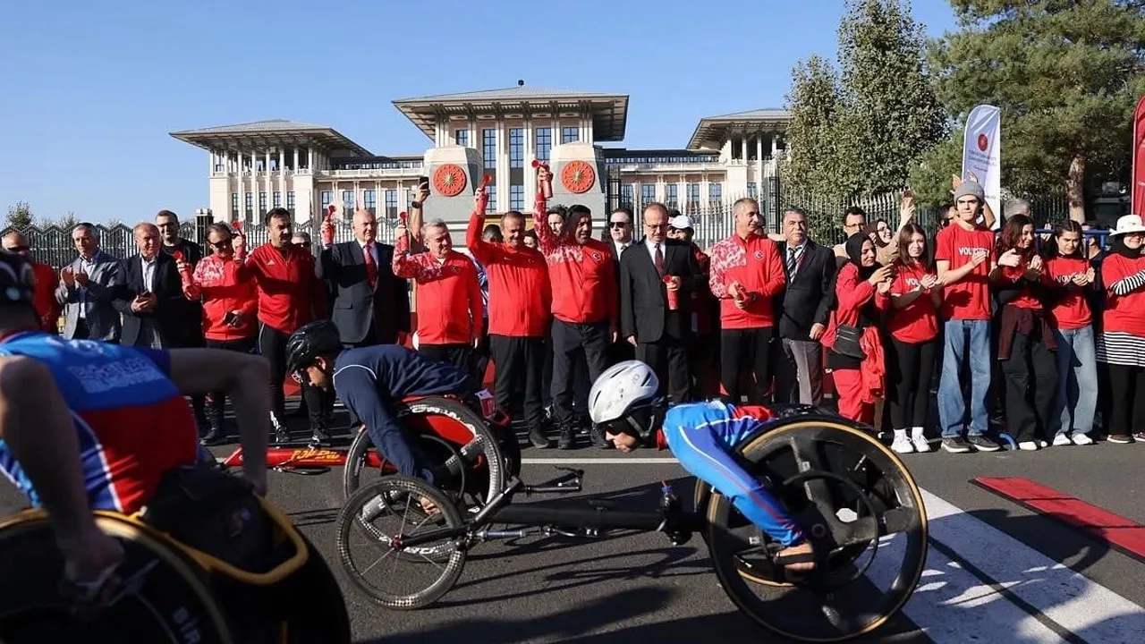 Bağcılarlı engelli sporcular Cumhurbaşkanlığı yarı maratonu'nda beş madalyayla öne çıktı