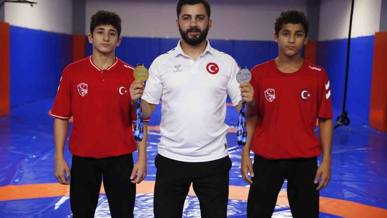 Bağcılarlı kardeşlerin Romanya başarısı: finalde altın ve gümüş paylaşıldı