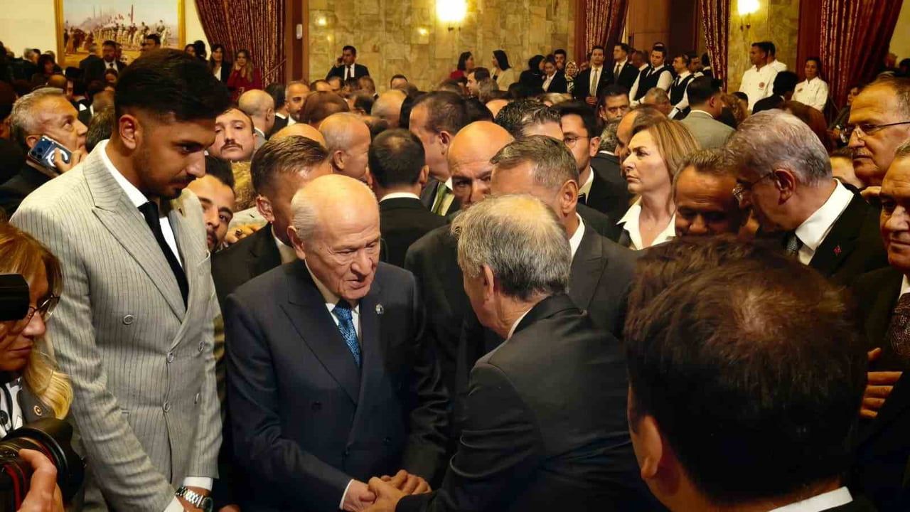 Bahçeli: yeni partinin salondan ayrılması siyasete yenilik iddiasına zarar verdi