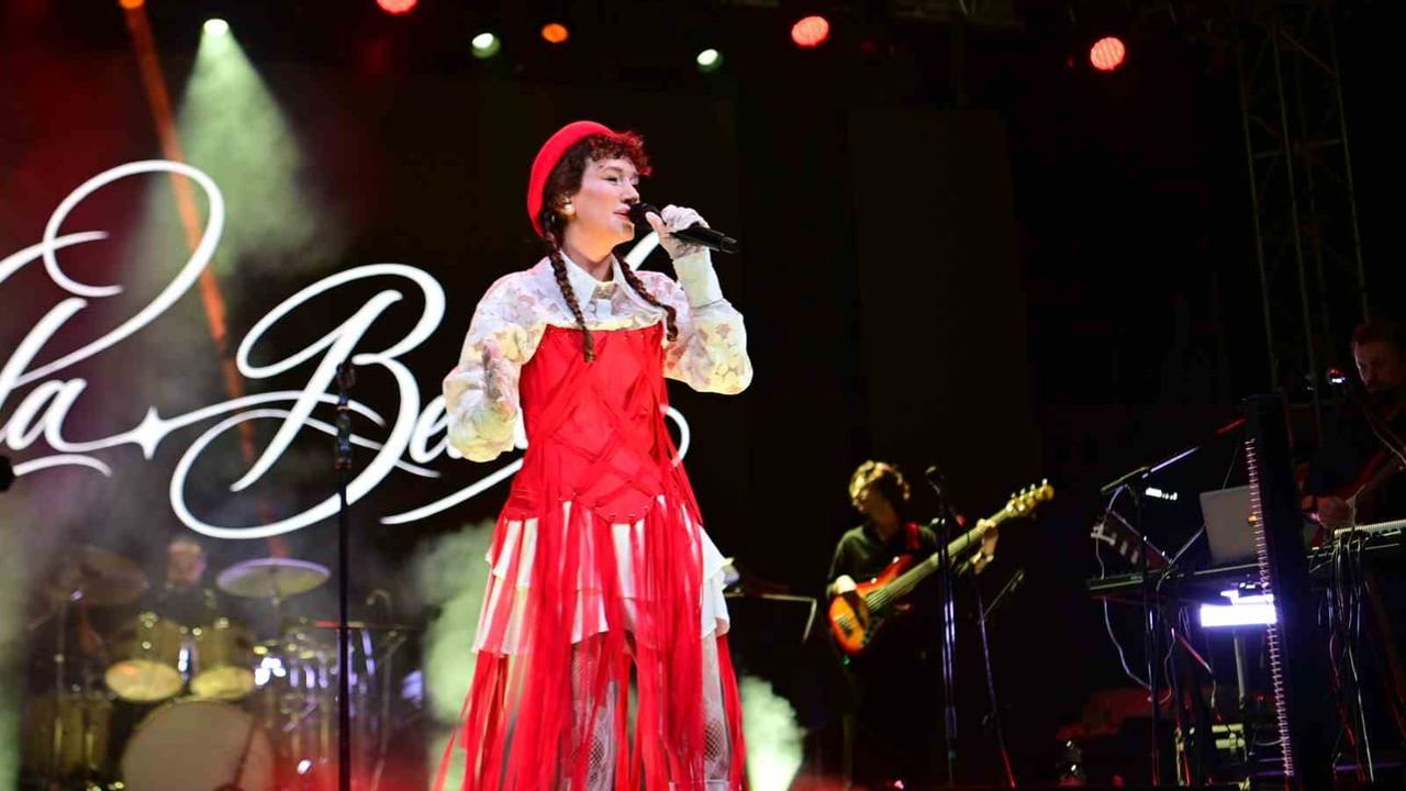 Bahçelievler'de 103'üncü yıl coşkusu fener alayı ve konserle taçlandı