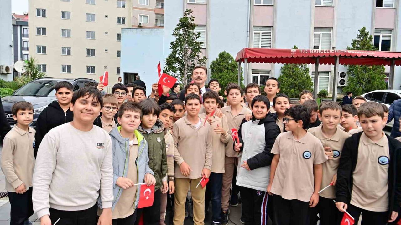 Bahçelievler'de cumhuriyetin 103. yılı birlik ve coşkuyla kutlanıyor